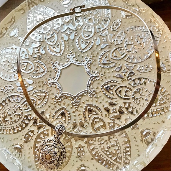 2 Ladies Necklaces Large Pendant Costume Jewelry Silver & Gold Color Marked - Picture 11 of 16